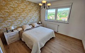 Chalet con WIFI , PS4 , garaje, 5 dormitorios, 3 baños, Santiago de Compostela